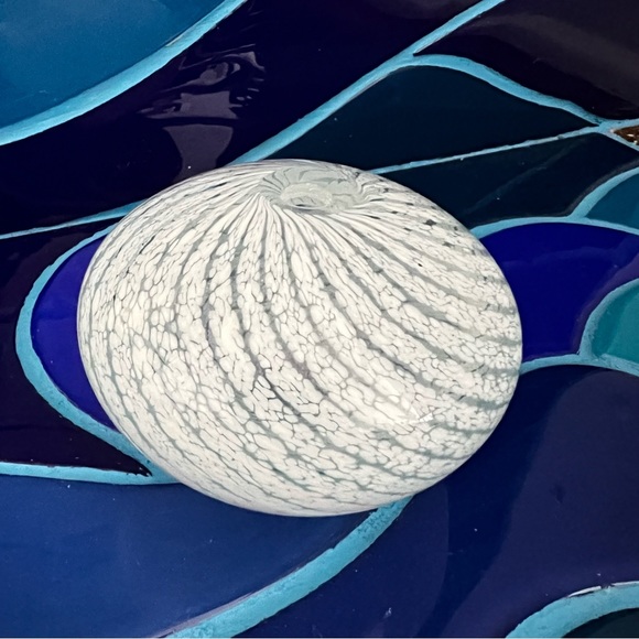 signed by artist Other - 🎁 Vintage 1995 Signed Handblown Art Glass Bud Vase – White Milky Way Veining